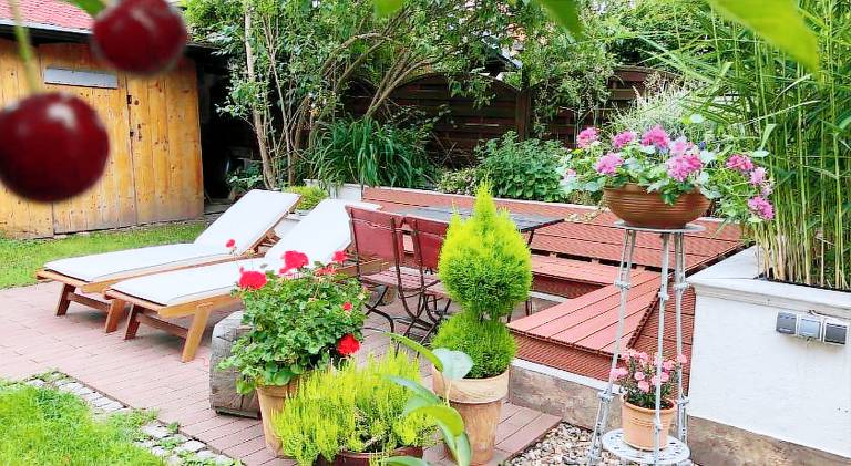 Apartment with pool & hot tub — photo 4
