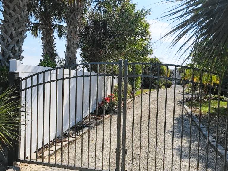 Child-friendly house with private pool & BBQ | Beach nearby | Pet-friendly — photo 3