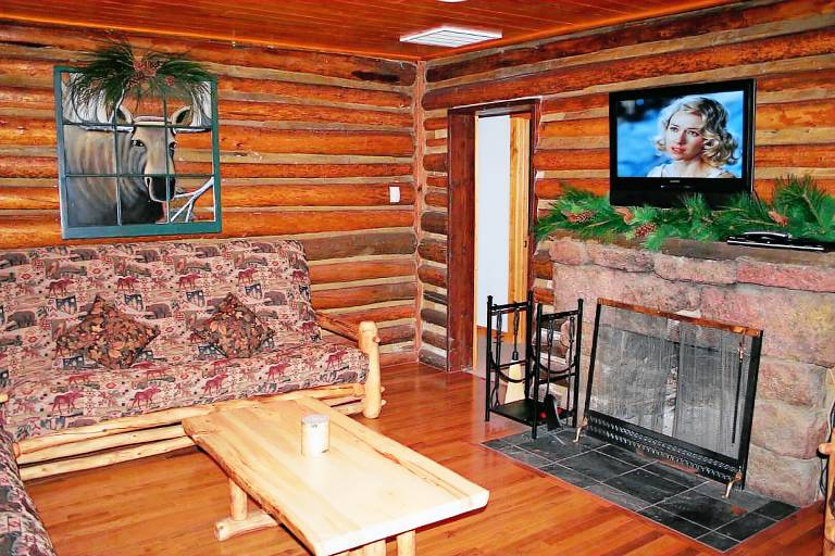 Cabin with terrace & private pool — photo 3