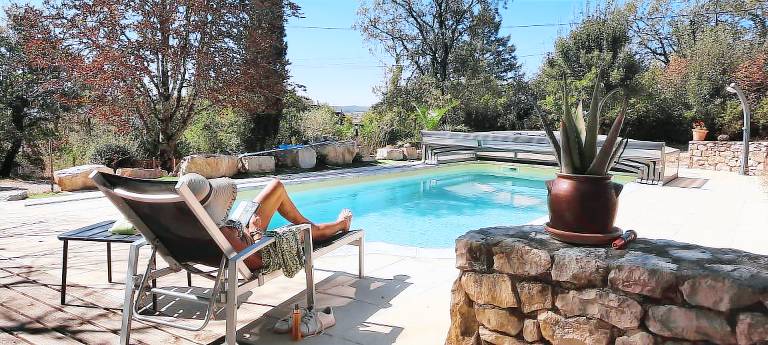 Ample gite with terrace, garden & private pool | River view | Pet-friendly in Cahors