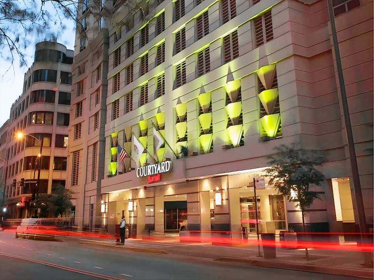 Courtyard by Marriott Chicago Downtown/River North in Lincoln, IL
