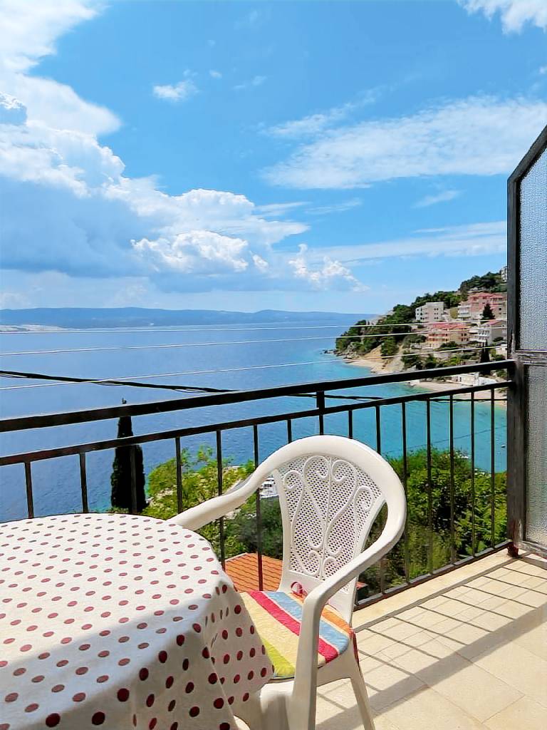 Beautiful vacation home with terrace | Next to the beach | Pet-friendly in Omis