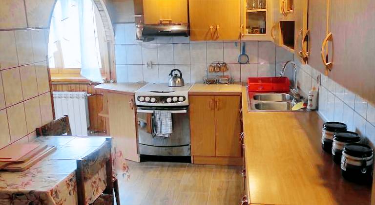 Holiday apartment with BBQ, garden & patio — photo 4