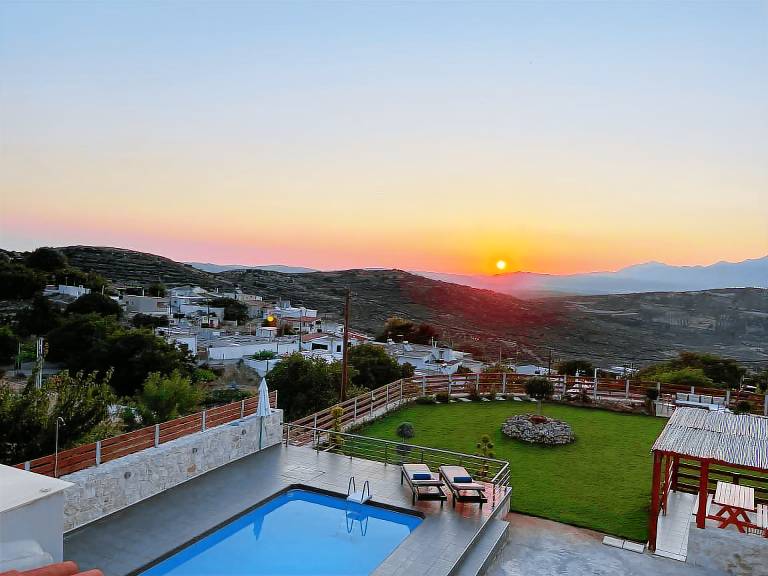 Fully equipped ample villa with barbecue, yard & private pool | Pet-friendly — photo 4