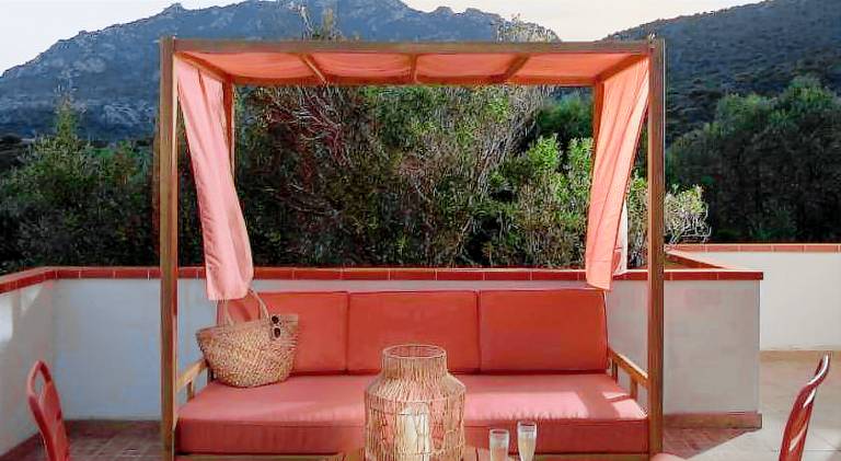Apartment with terrace & garden in Olbia
