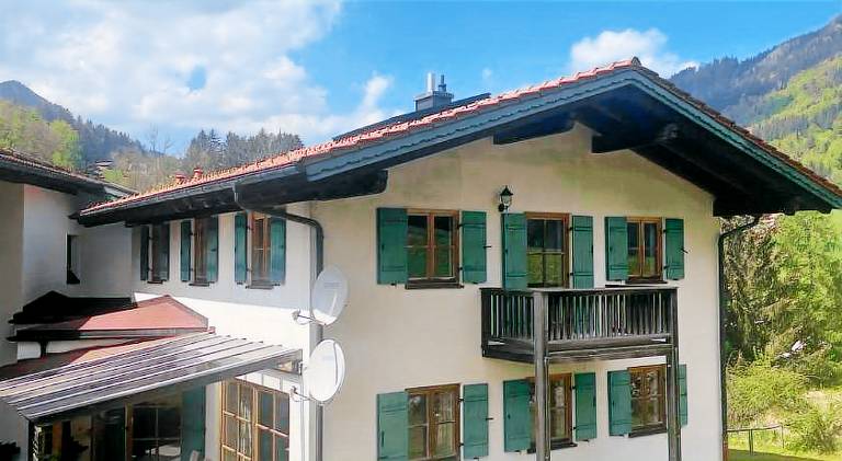 Vacation home with 4 rooms for 12 persons in Ruhpolding