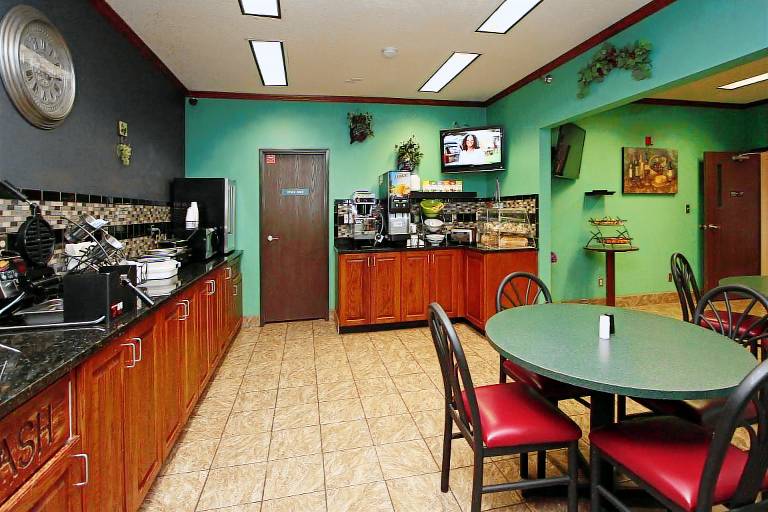 New Victorian Inn - Sioux City — photo 3