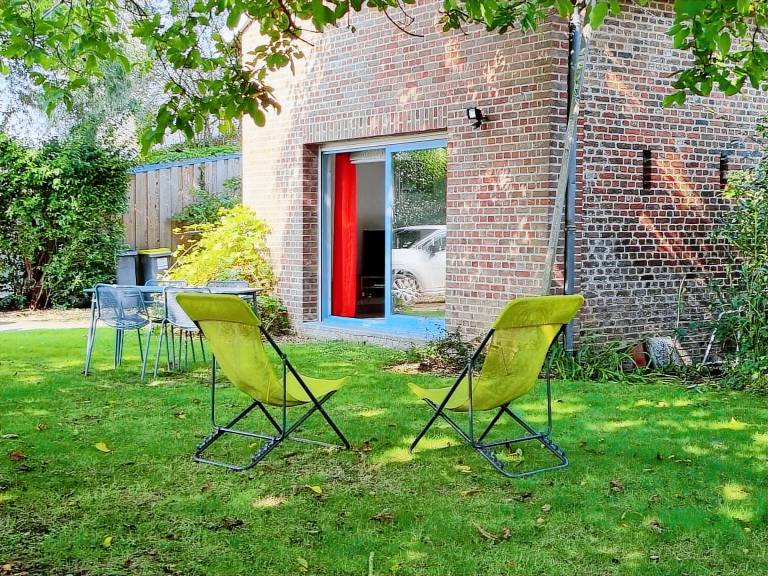 Cottage with yard & BBQ — photo 4