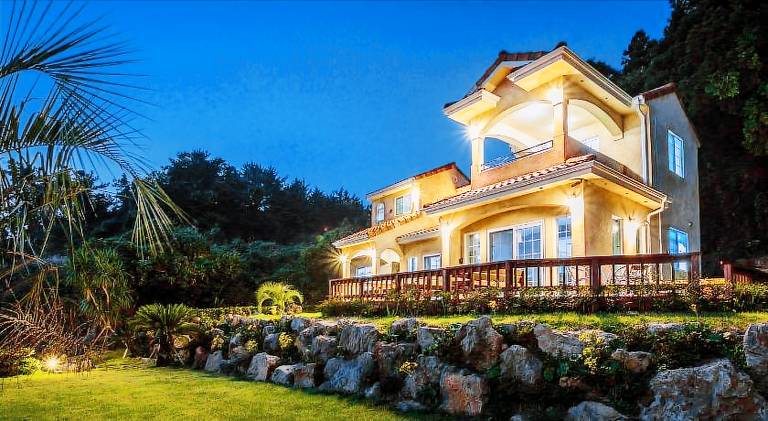 165 m&sup2; Ferienhaus