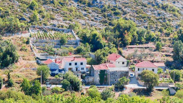 Villa with private pool, barbecue & yard | Pet-friendly — photo 3