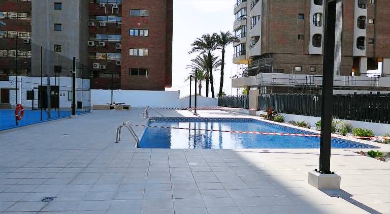 Apartment with yard, terrace & pool | Beach nearby | Pets allowed — photo 4