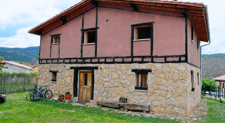 Apartment with 2 rooms for 4 persons in Burgos