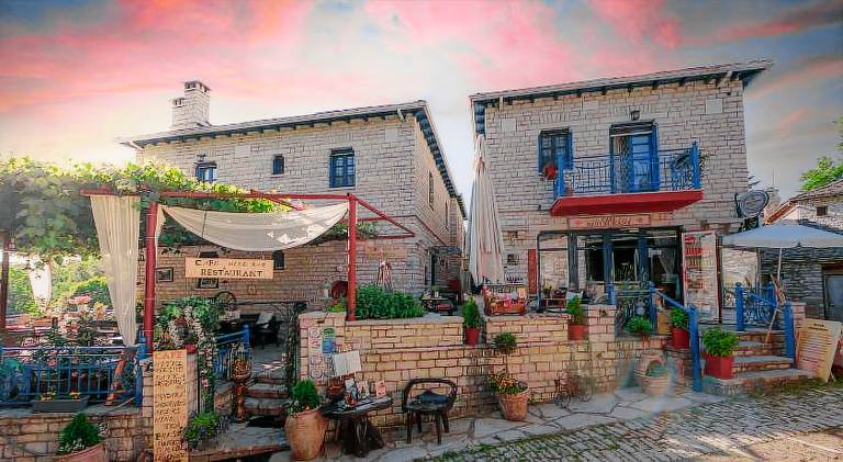 Arktouros Hotel