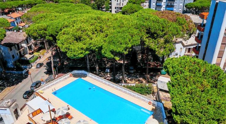 Family-friendly serviced apartment with terrace & pool | Beach nearby | Pet-friendly — photo 4