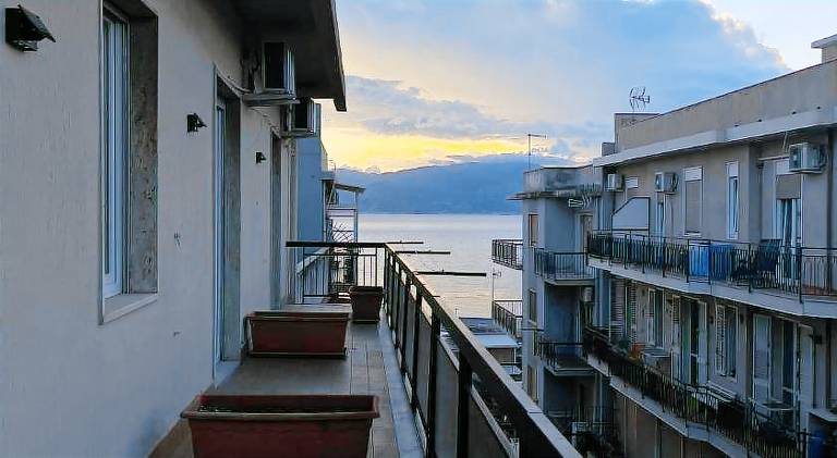 Apartment with terrace — photo 3