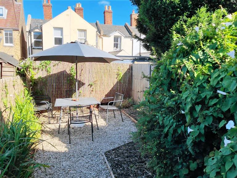 House with garden — photo 3