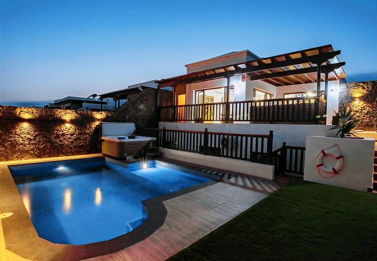 Villa "Casa Blanca" with Sea View, Private Pool & Wi-Fi — photo 2
