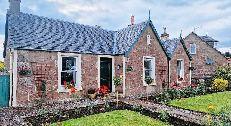 Isla Rose Cottage in Blairgowrie