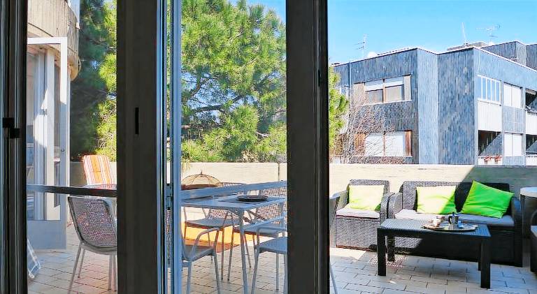 Charming rental apartment with grill, terrace & yard | Next to the beach | Perfect for remote work | Pets allowed — photo 3