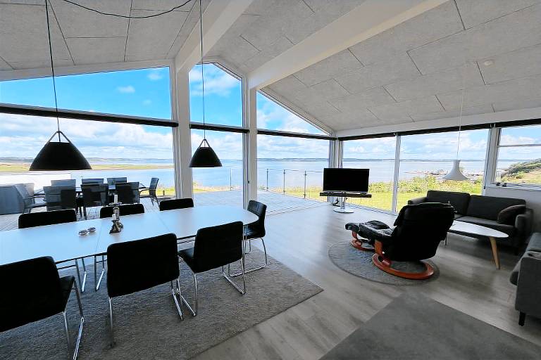     
Ferienhaus ∙ 8 Gäste ∙ 4 Schlafzimmer
