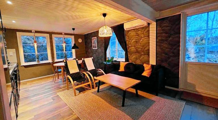 Lodge with sauna, garden & grill | Perfect for remote work | Pet-friendly — photo 2