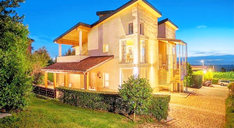 Family-friendly wonderful house with pool, garden & BBQ | Pets are welcome — photo 3