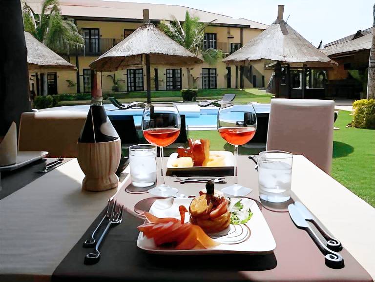 The Rhino Resort Hotel & Spa — photo 2