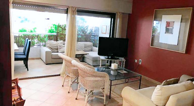 Apartment with pool & garden in Gandia