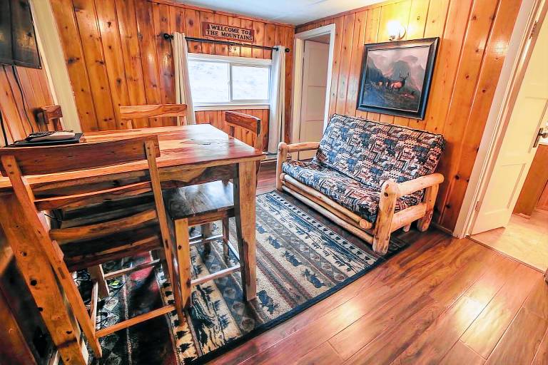 Cabin with 2 rooms for 4 persons — photo 4