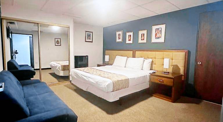 S. J. Suites Hotel — photo 2