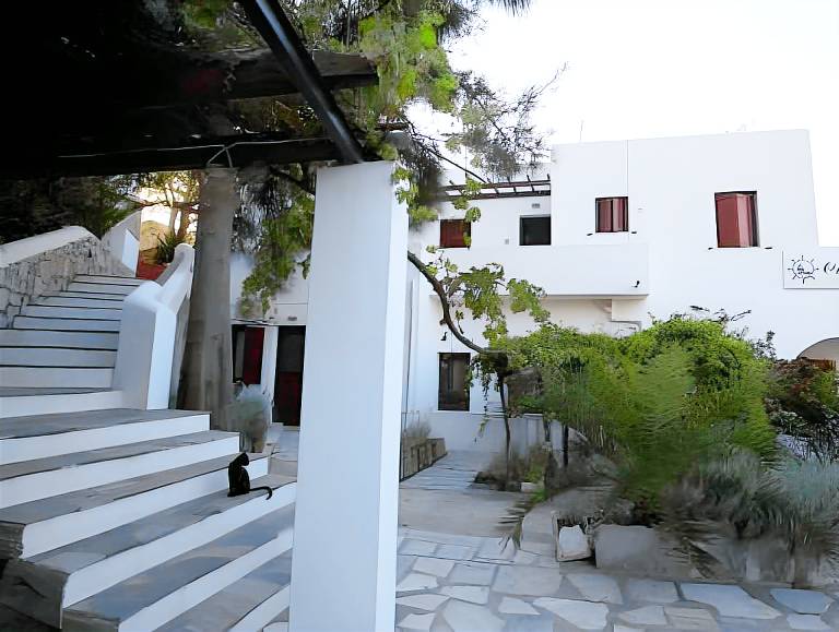 Children-friendly nice rental apartment with terrace, grill & yard | Close to the beach | Pets allowed in Syros