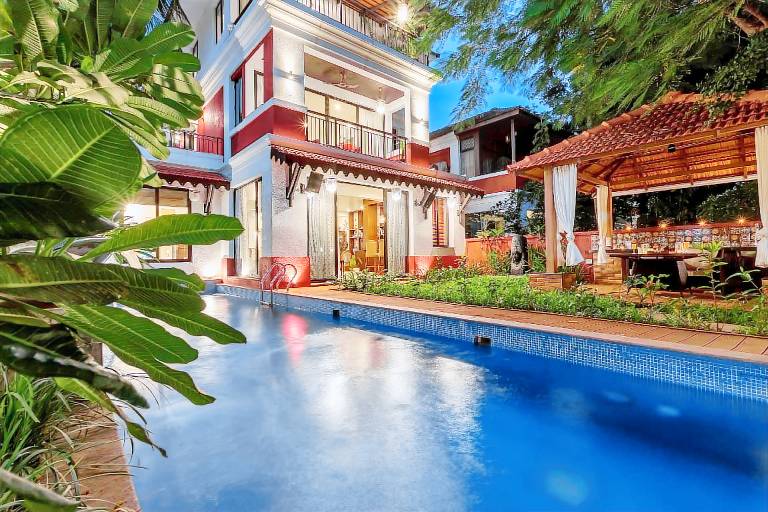 Villa with private pool & garden in Calangute