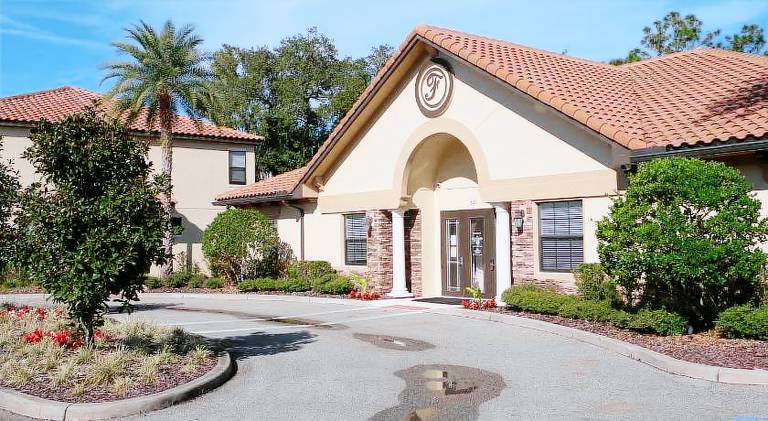 Spacious vacation home with jacuzzi & pool | Pets are welcome — photo 4