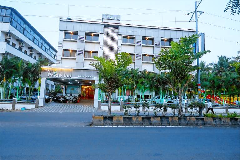 Hotel pride inn in Rahata
