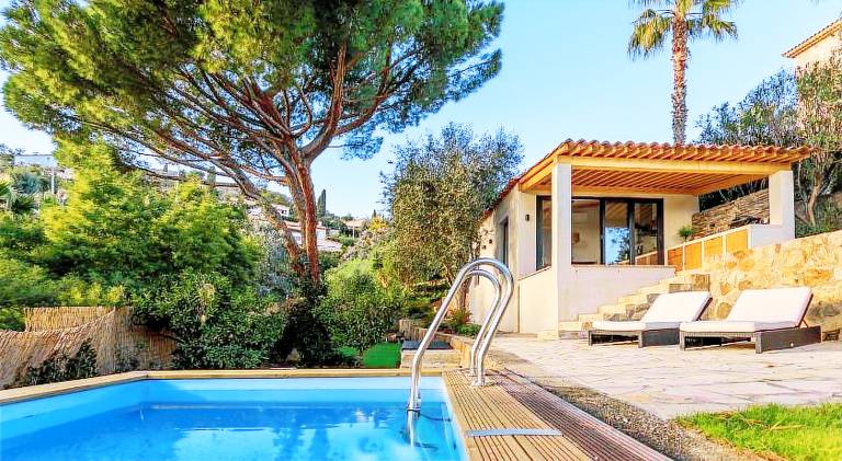 Charming vacation home with pool | Pets are welcome — photo 2