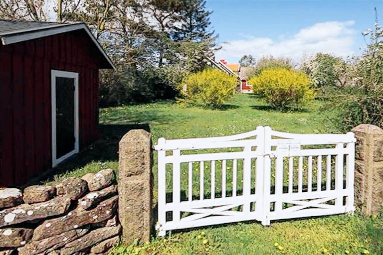 Pleasant vacation home with garden & barbecue | Pets allowed — photo 5
