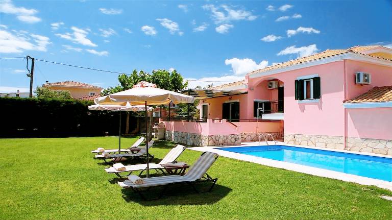 Villa Kariotes