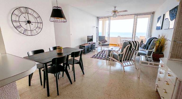 Apartment with patio & pool — photo 4