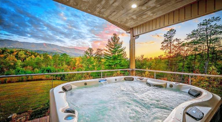 Beautiful house with jacuzzi | Pets allowed in Gatlinburg, TN