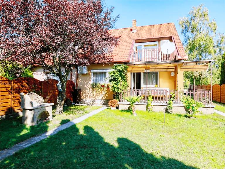 House Balatonmáriafürdő