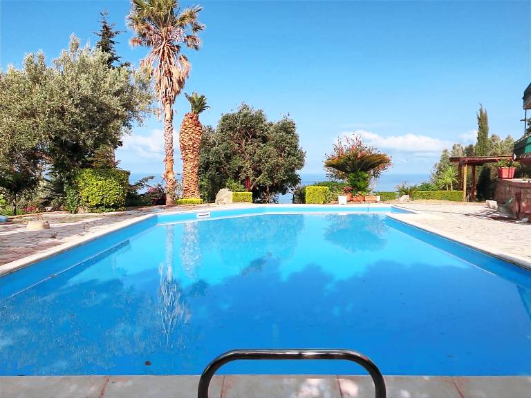 Fully equipped wonderful vacation home with barbeque, pool & yard | Garden view | Suitable for remote work | Dogs allowed — photo 2