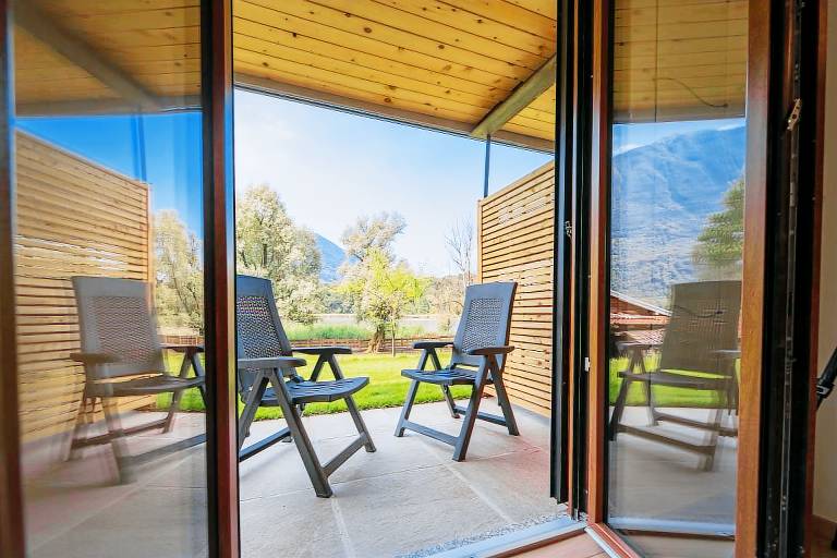Child-friendly holiday apartment with patio, fast internet & sauna | Lake view | Dogs allowed — photo 4