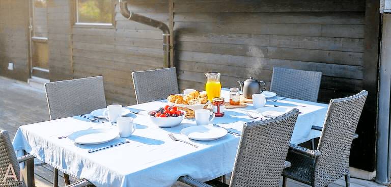 Vacation home with BBQ & patio — photo 4