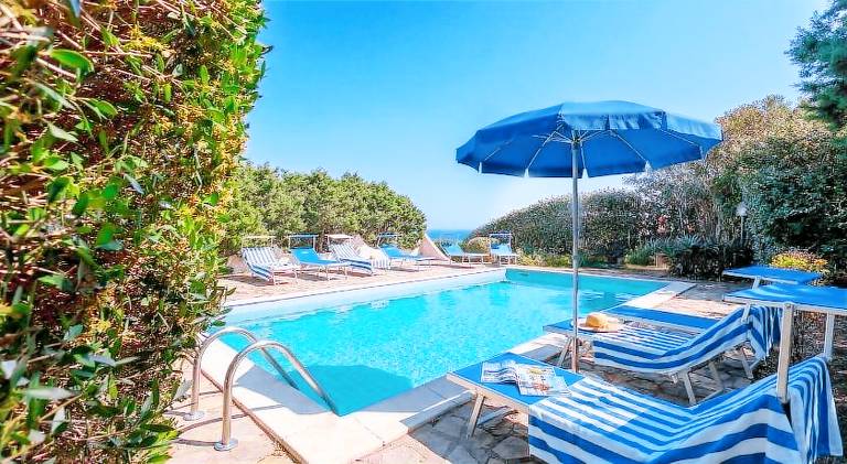 Villa with pool in Stintino