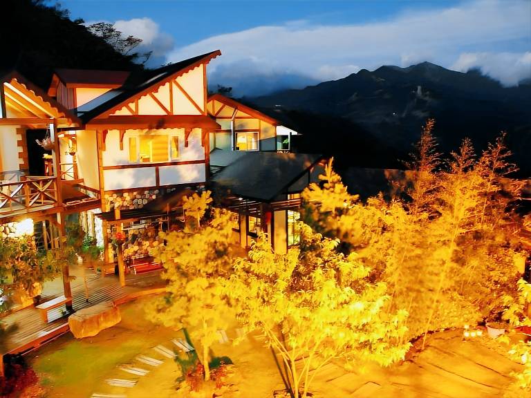 Serviced apartment with barbecue, terrace & garden in Ren'ai