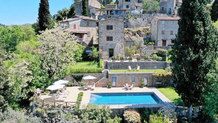 Voll ausgestattete weiträumige Villa mit privatem Pool, Terrasse und Garten