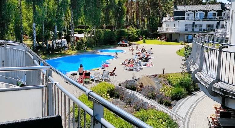 Apartament HAPPY 03 BASEN & KORT TENISOWY, OCHRONA 24h - DUZY zielony taras ! — photo 5