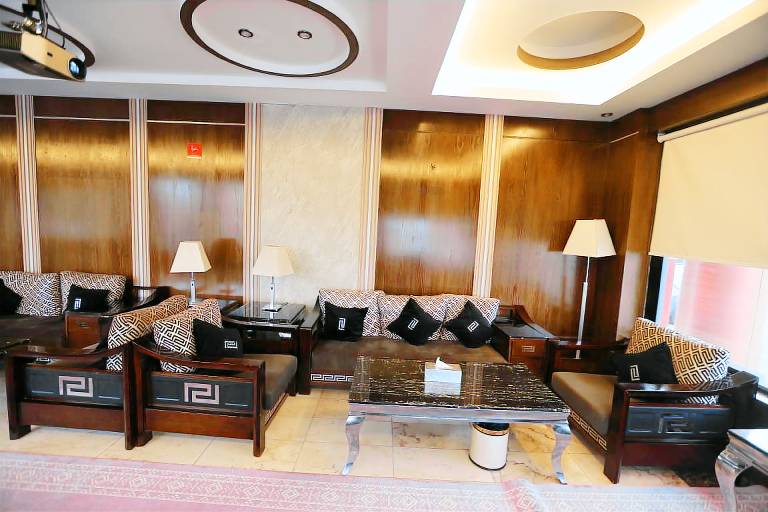 Charming serviced apartment with terrace | Pet-friendly — photo 4