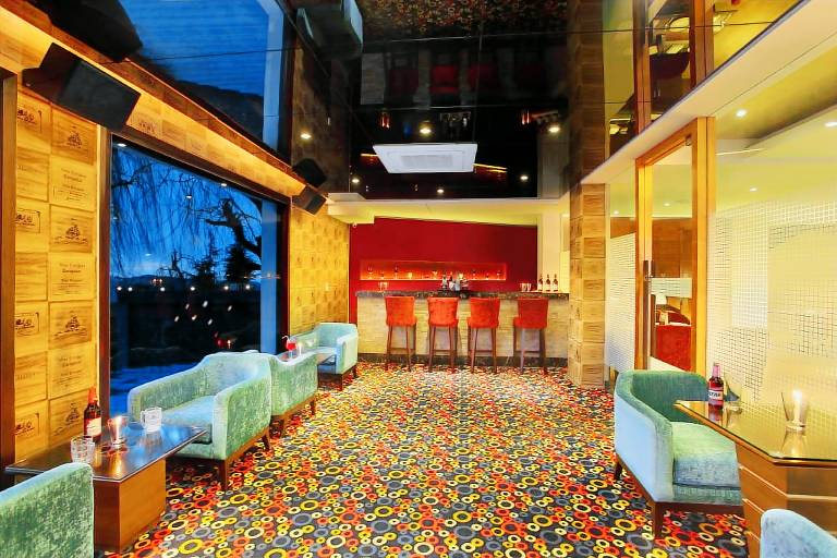Marigold Sarovar Portico, Shimla. Heated pool & AC Rooms (Resort cottage & Spa) — photo 4