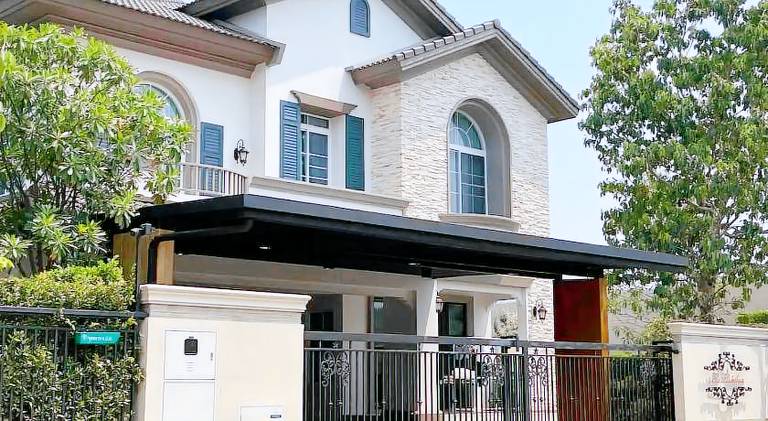 Villa with 4 rooms for 8 persons in Bangkok